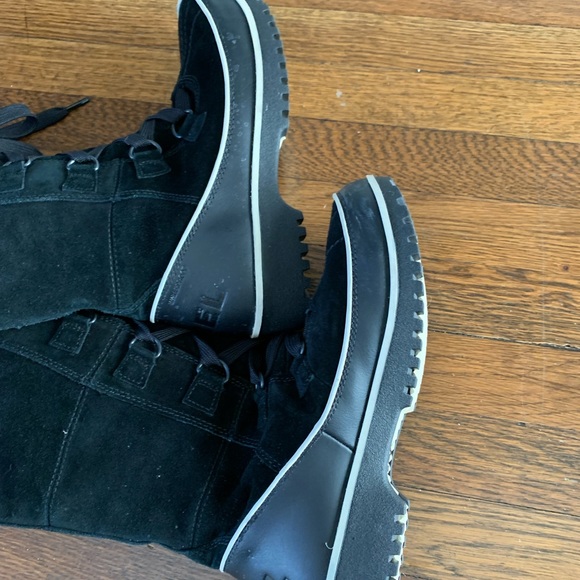 Sorel Tall Black Boots with fur - Picture 5 of 8